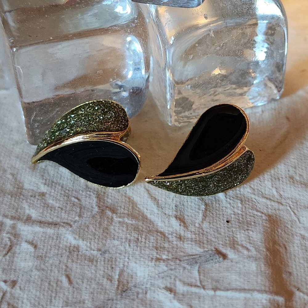 Black Enamel Heart Pierced Earrings